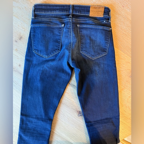 Lucky Brand Sweet ‘n Straight / Ankle Jeans Size 26 Dark Wash EUC - Picture 4 of 4